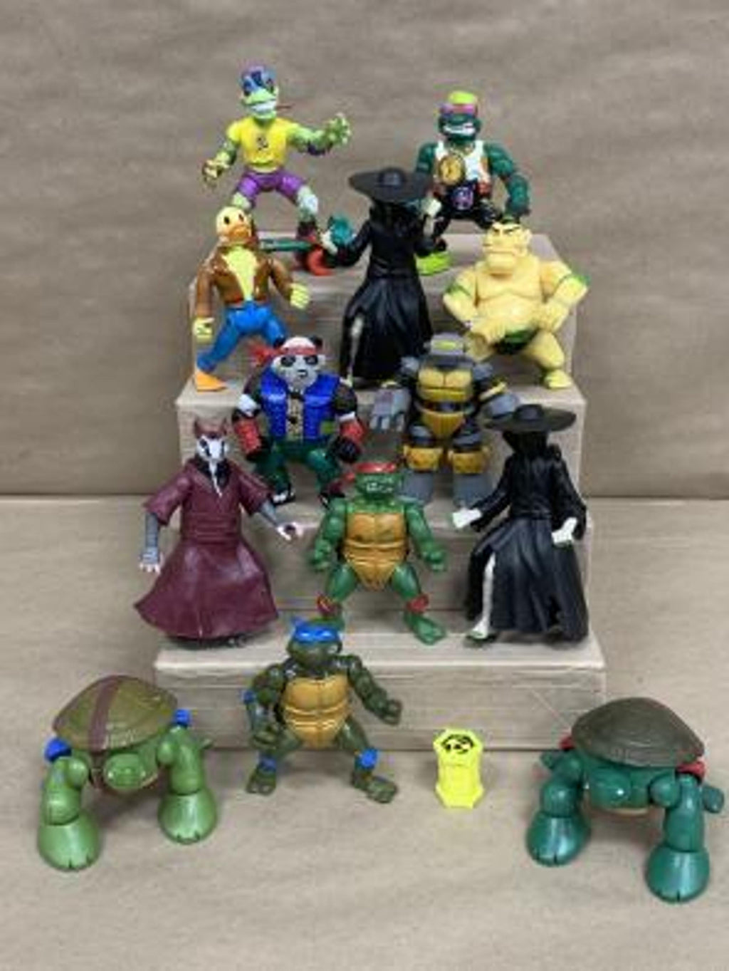 HUGE VINTAGE TEENAGE MUTANT NINJA TURTLES LOT 90% COMPLETE TMNT