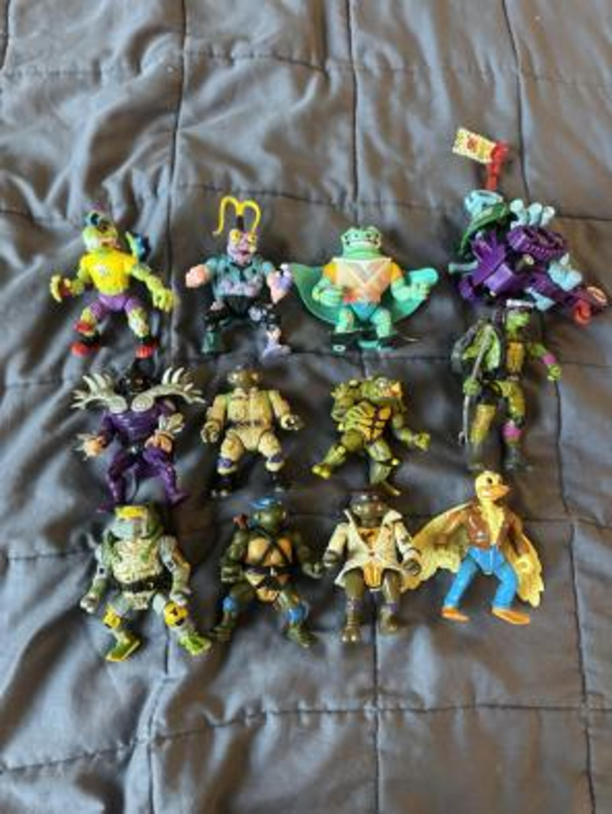 HUGE VINTAGE TEENAGE MUTANT NINJA TURTLES LOT 90% COMPLETE TMNT