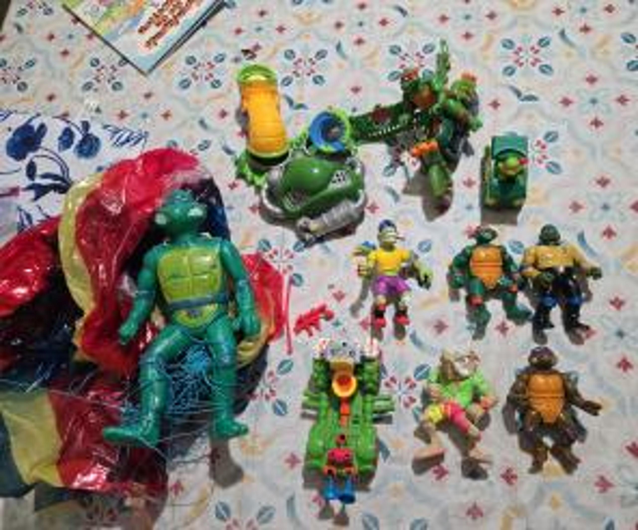 HUGE VINTAGE TEENAGE MUTANT NINJA TURTLES LOT 90% COMPLETE TMNT