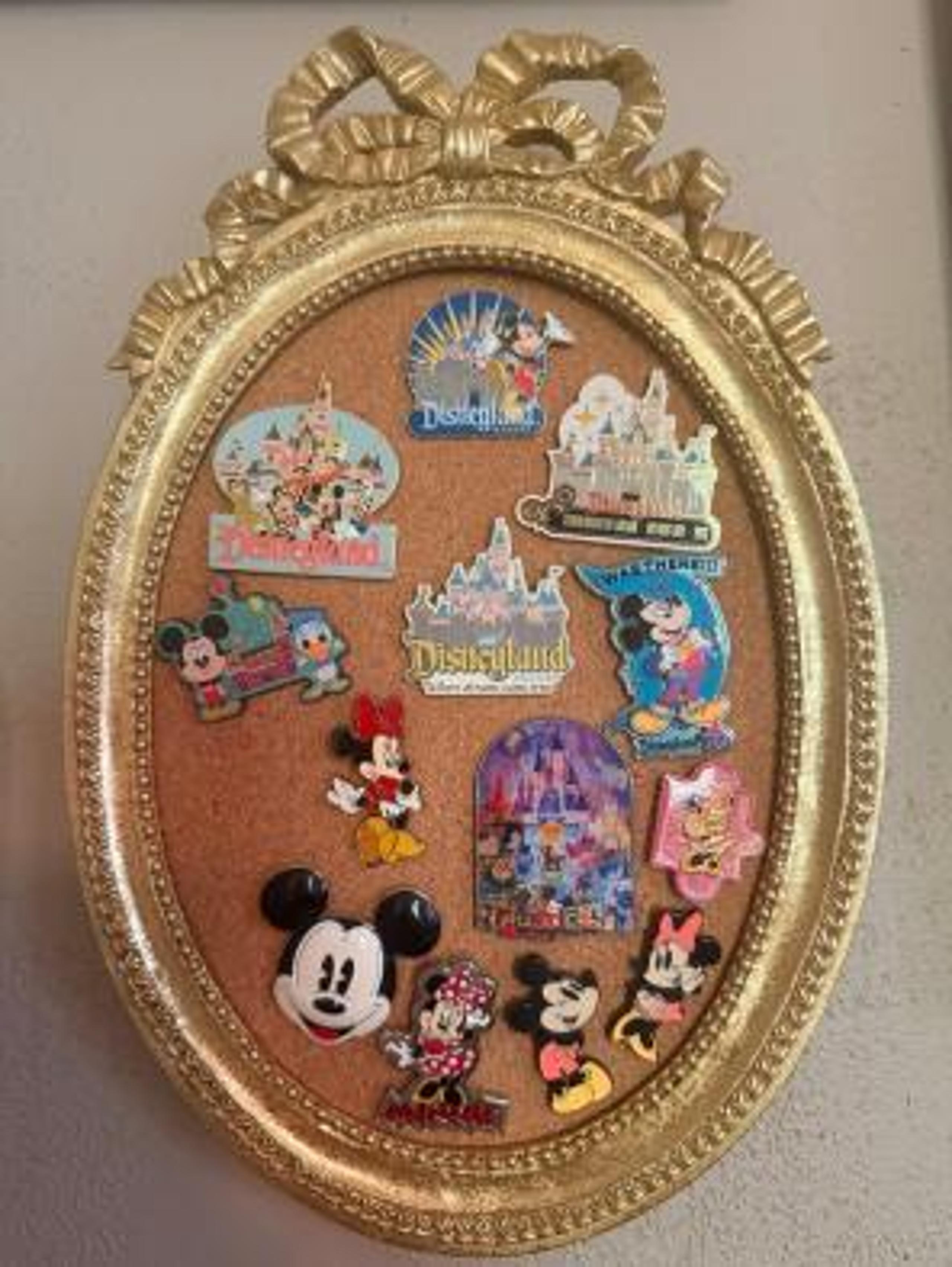 Disney world Pins HUGE LOT THROUGHOUT THE YEARS 2001-2012