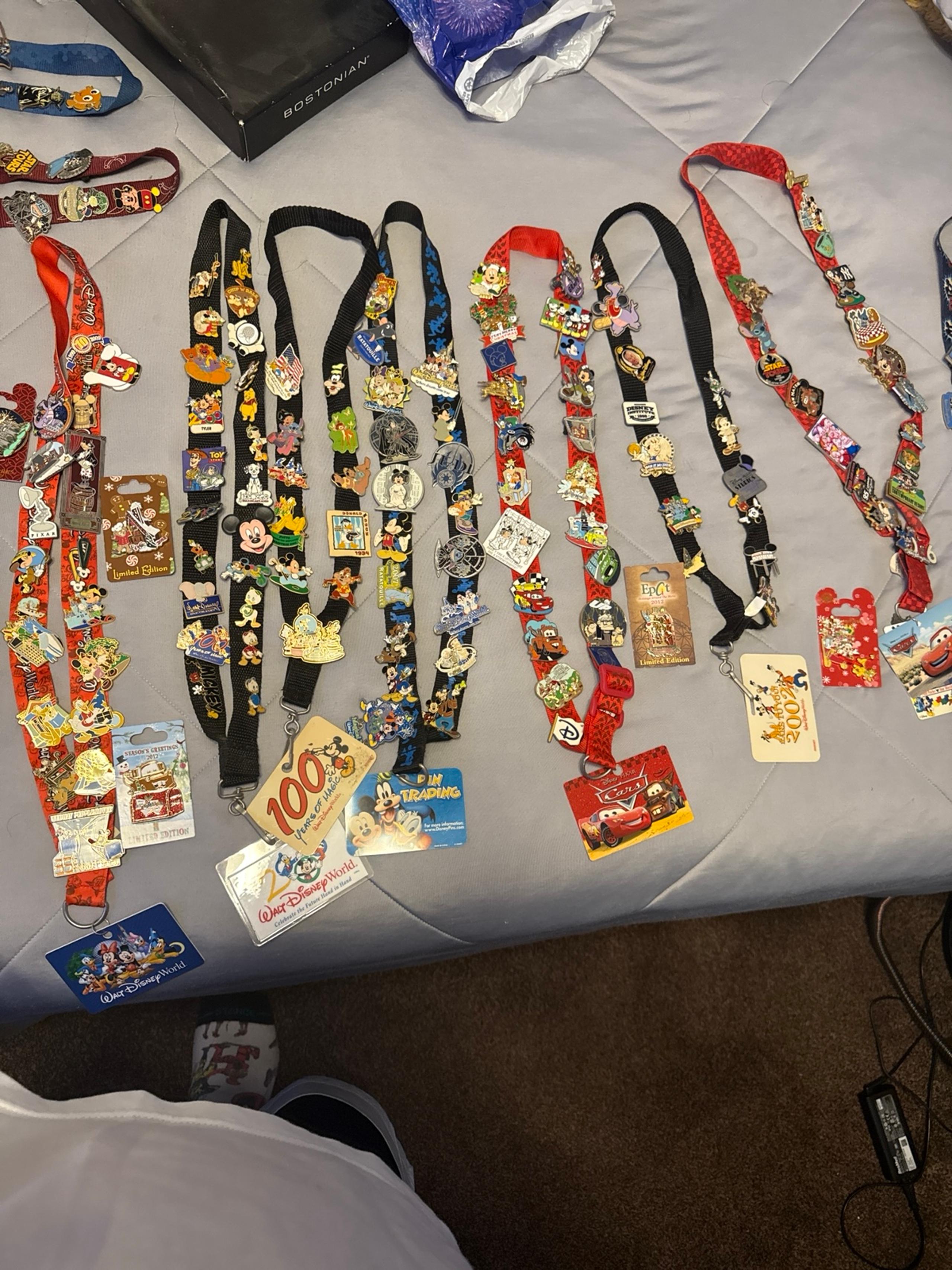 Disney world Pins HUGE LOT THROUGHOUT THE YEARS 2001-2012